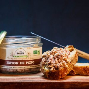 Friton de porc bio et sa tartine de pain-Ferme-de-la-Rousse-photo-Laurie-Escrouzailles