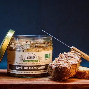 Pâté de campagne de porc bio et sa tartine de pain-Ferme-de-la-Rousse-photo-Laurie-Escrouzailles