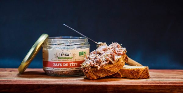 Pâté de tête de porc bio et sa tartine de pain-Ferme-de-la-Rousse-photo-Laurie-Escrouzailles