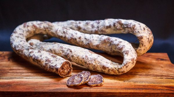 Saucisse sèche de porc biologique prête à déguster-Ferme-de-la-Rousse-photo-Laurie-Escrouzailles